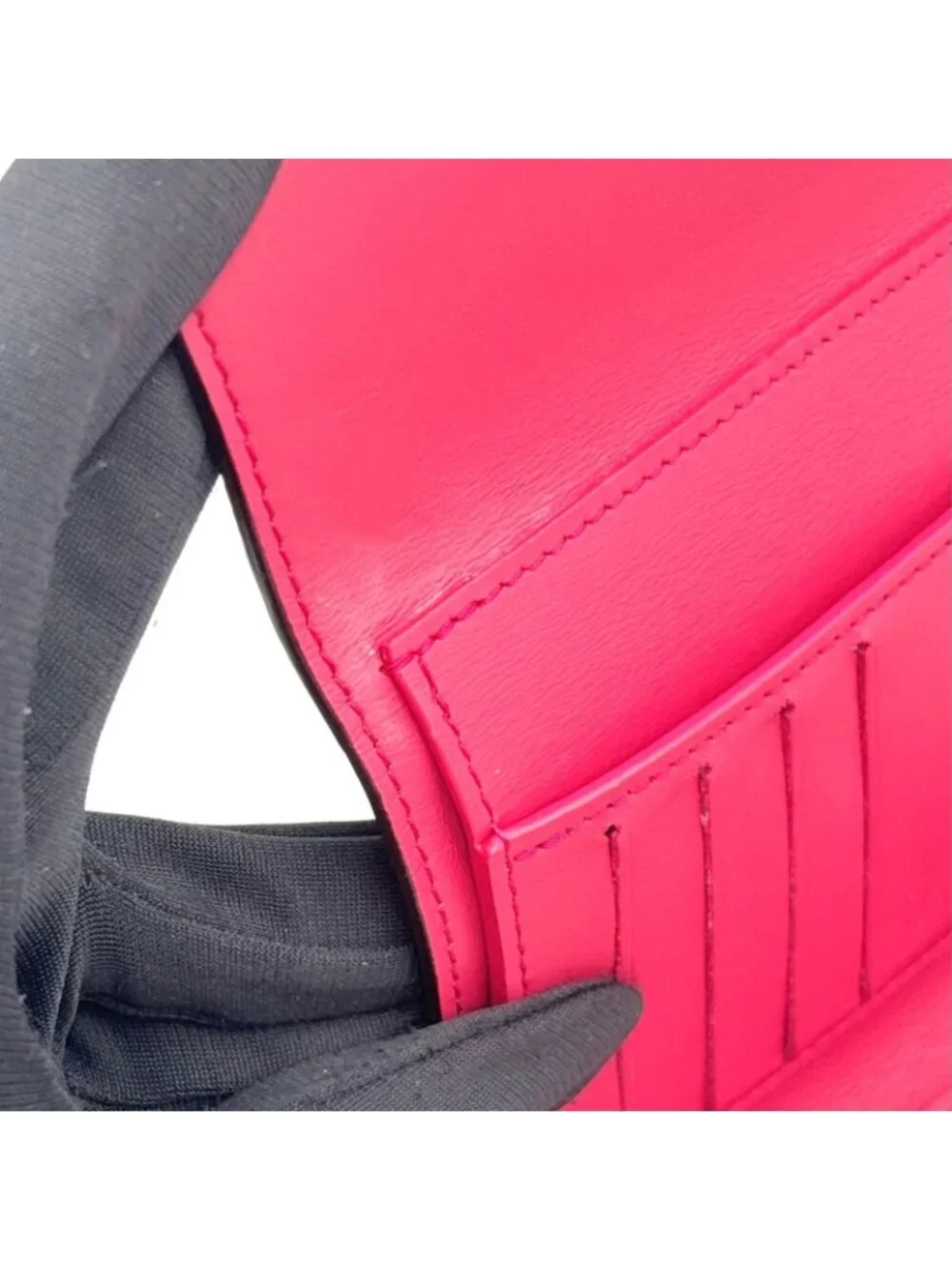 Louis Vuitton Portefeuille Capucines Compact Leather Pink Black Trifold Wallet